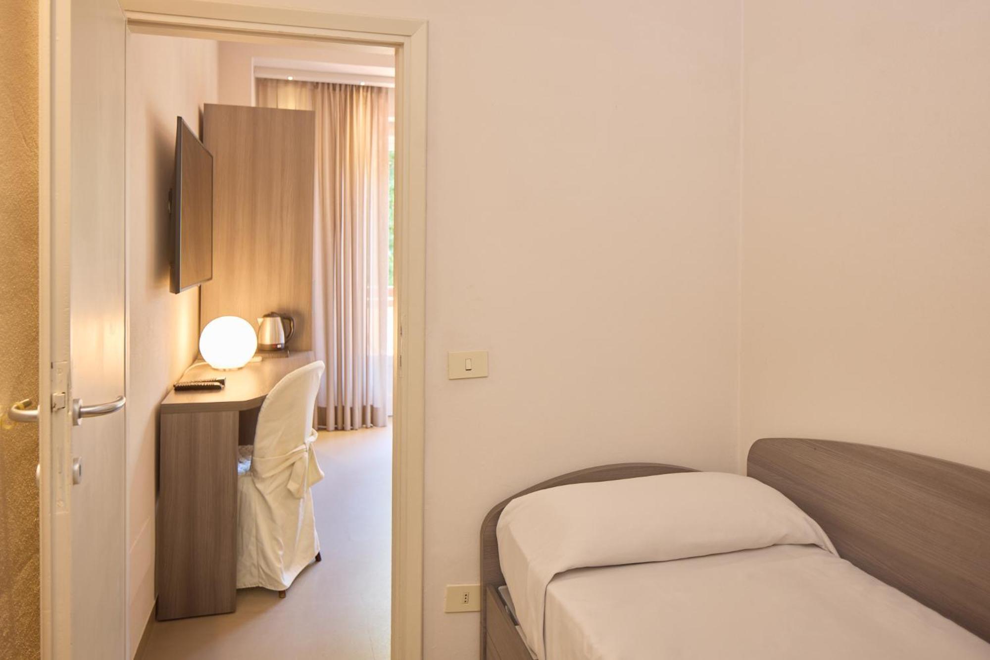 Hotel Crystal Marina di Pietrasanta Bagian luar foto