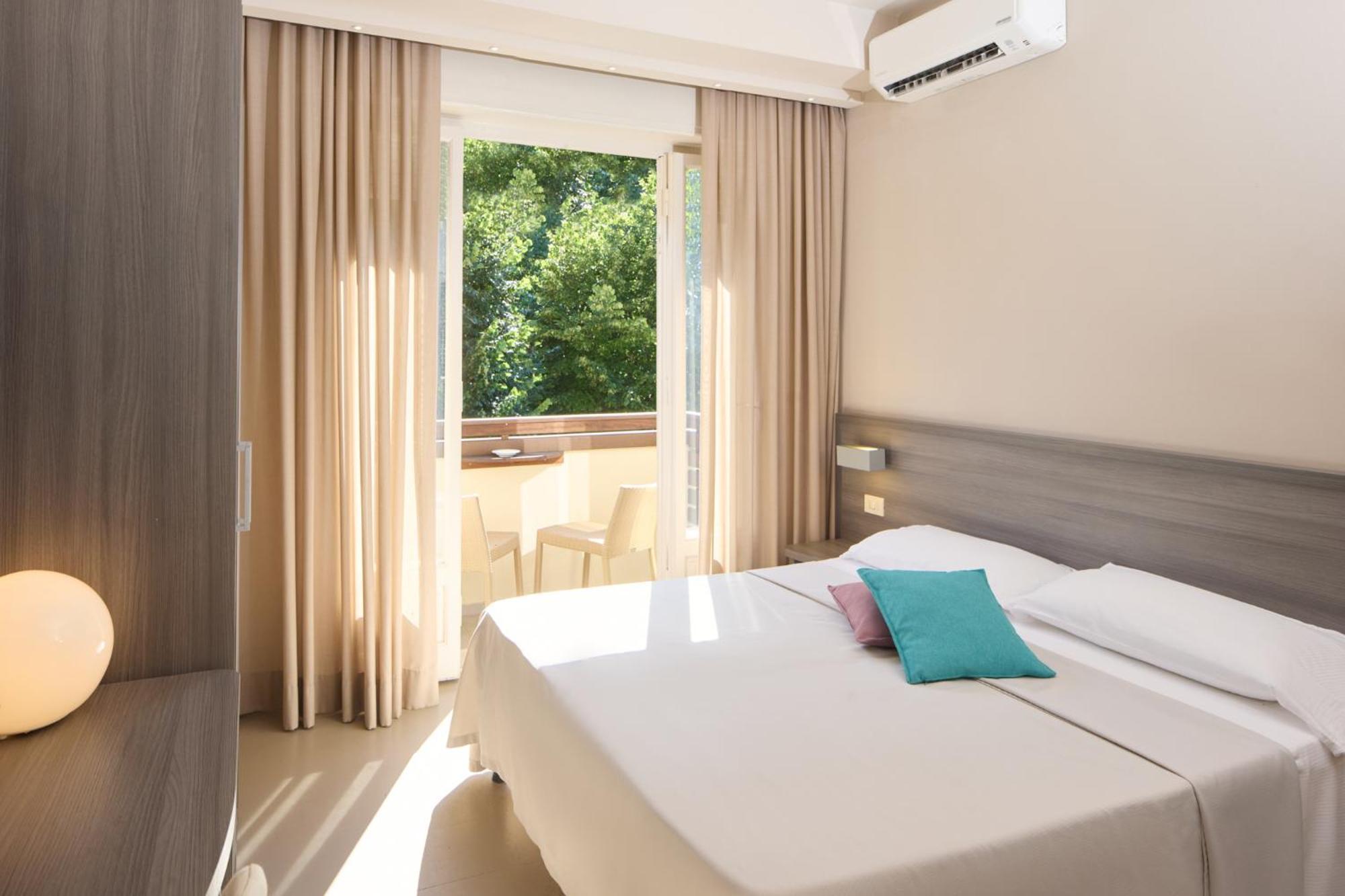 Hotel Crystal Marina di Pietrasanta Bagian luar foto