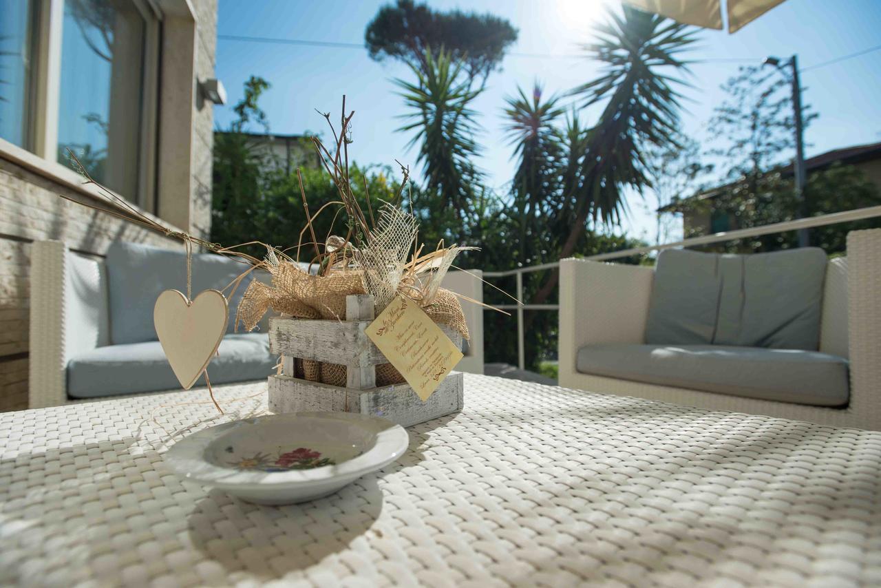 Hotel Crystal Marina di Pietrasanta Bagian luar foto