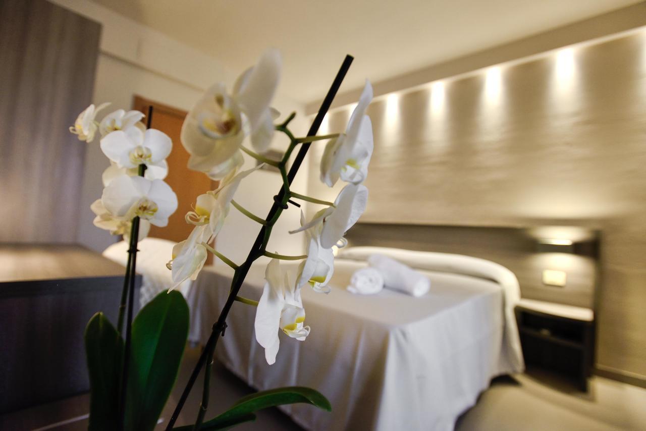 Hotel Crystal Marina di Pietrasanta Bagian luar foto