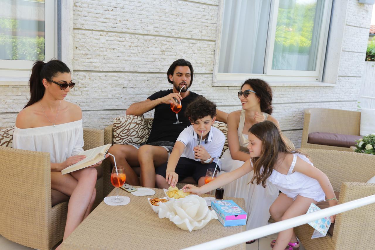 Hotel Crystal Marina di Pietrasanta Bagian luar foto