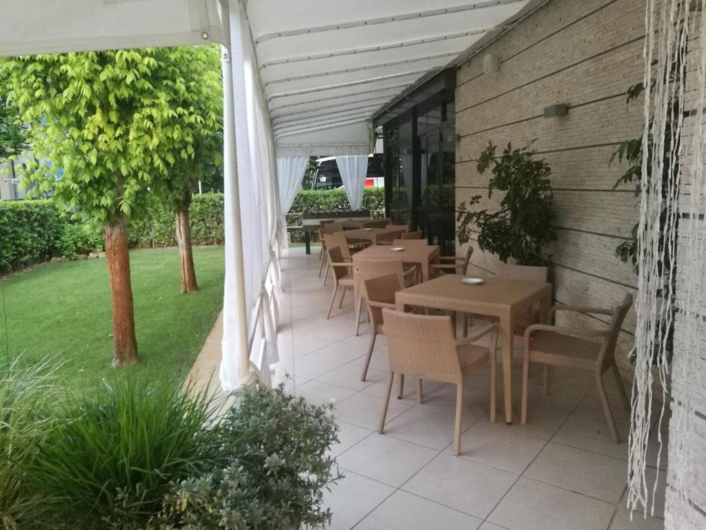 Hotel Crystal Marina di Pietrasanta Bagian luar foto